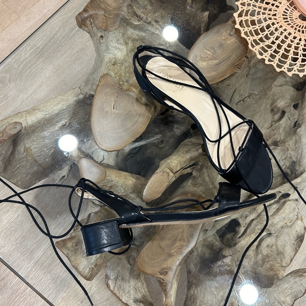 Nine West strappy black sandals - Picture 5 of 6